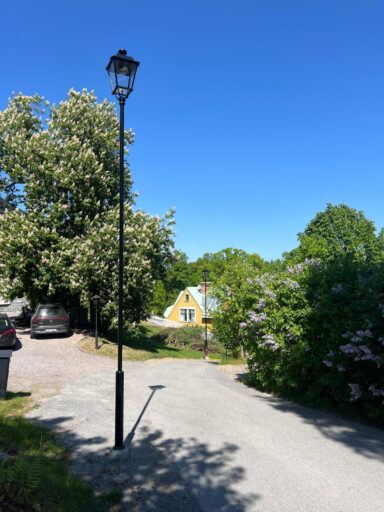 Classic 02 Luna A luminaire, pilier Echo photo prise à Stockholm, Suède